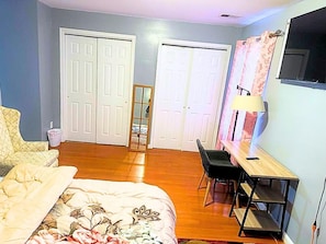 Family Single Room | Iron/ironing board, free WiFi