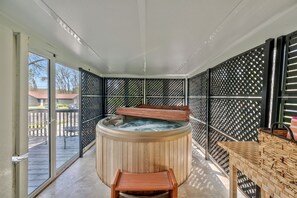 Interior - Bellevue Cottage (Nashville)