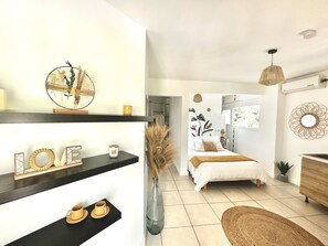 Studio, 1 giường đôi, bồn tắm nước nóng, quang cảnh vườn | Bàn ủi/dụng cụ ủi quần áo, truy cập Internet không dây miễn phí 