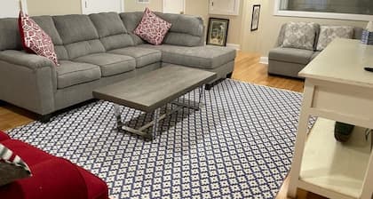 Coquille's Nest/Comfy Apartment