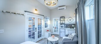 Book the Glam Cottage at The Boutique Retreat in historic downtown McMinnville.