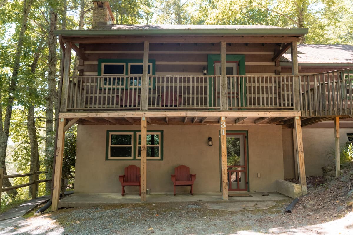 1 Bedroom Cabin / Sleeps 4 | Terraza o patio