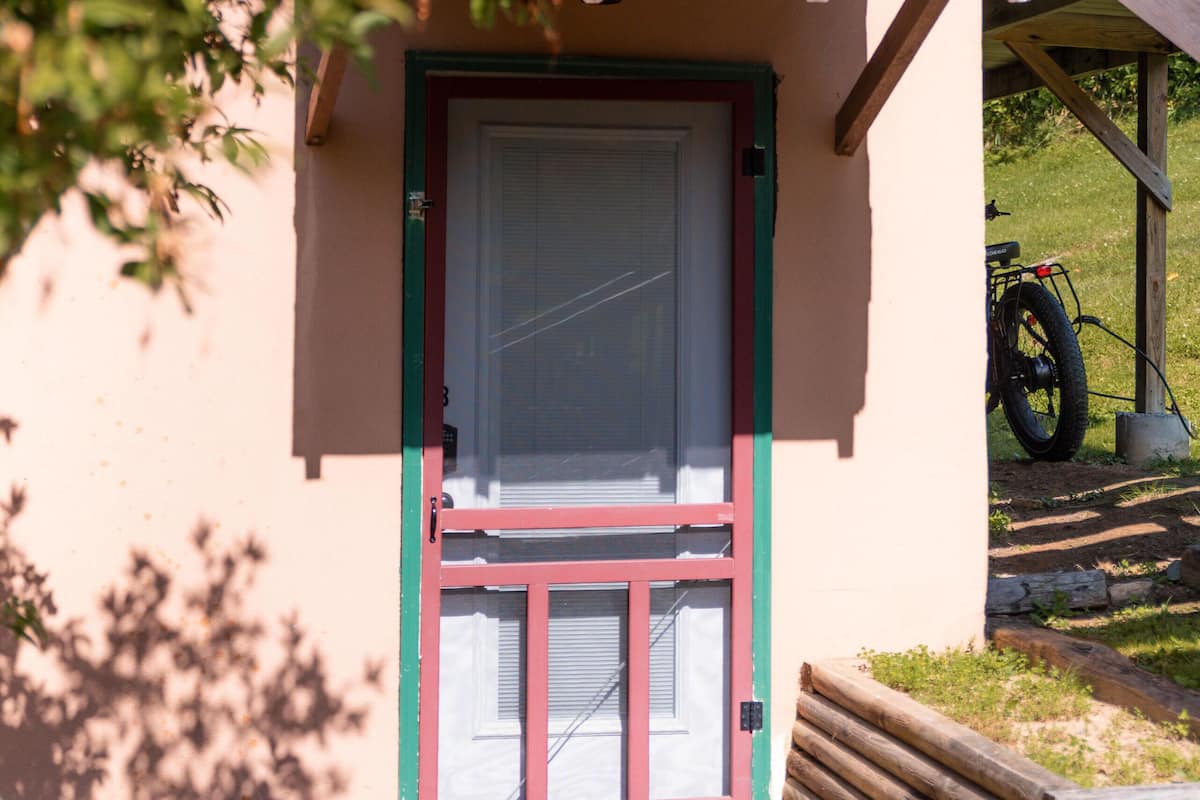 1 Bedroom Cabin / Sleeps 4 | Bàn ủi/dụng cụ ủi quần áo, truy cập Internet không dây miễn phí 