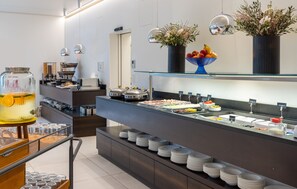 Dagelijks ontbijtbuffet (EUR 17 per persoon)