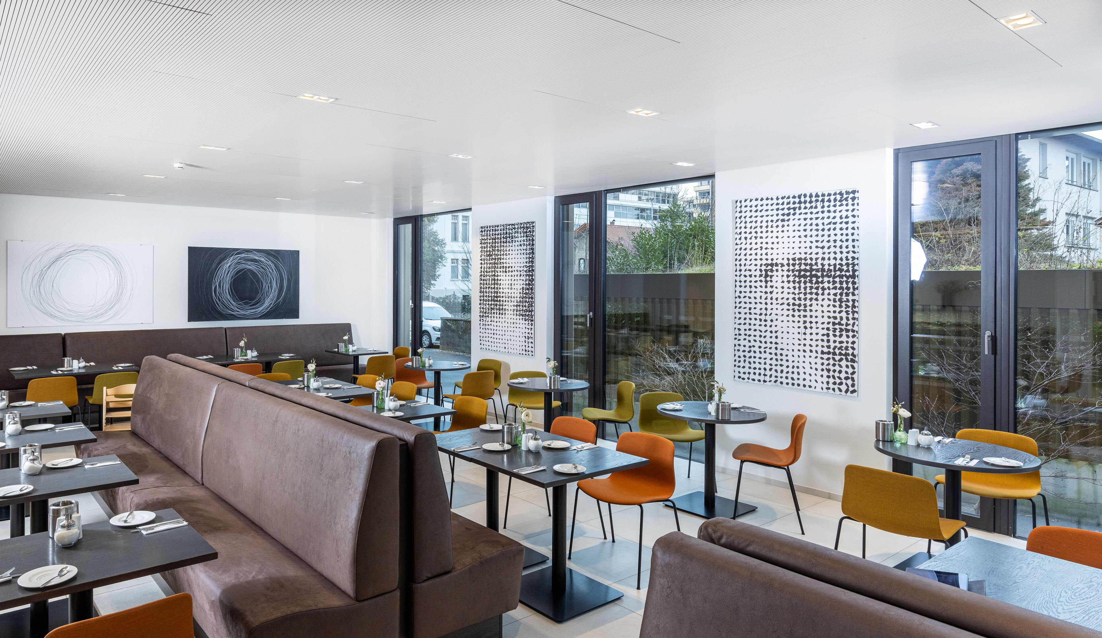 Tägliches Frühstücksbuffet (18 EUR pro Person)