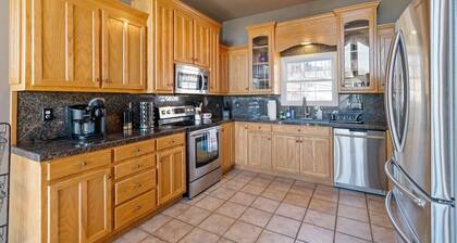 Lakeside Haven w/Dock/Slip, Fire Pit, Game Room, Kayaks,