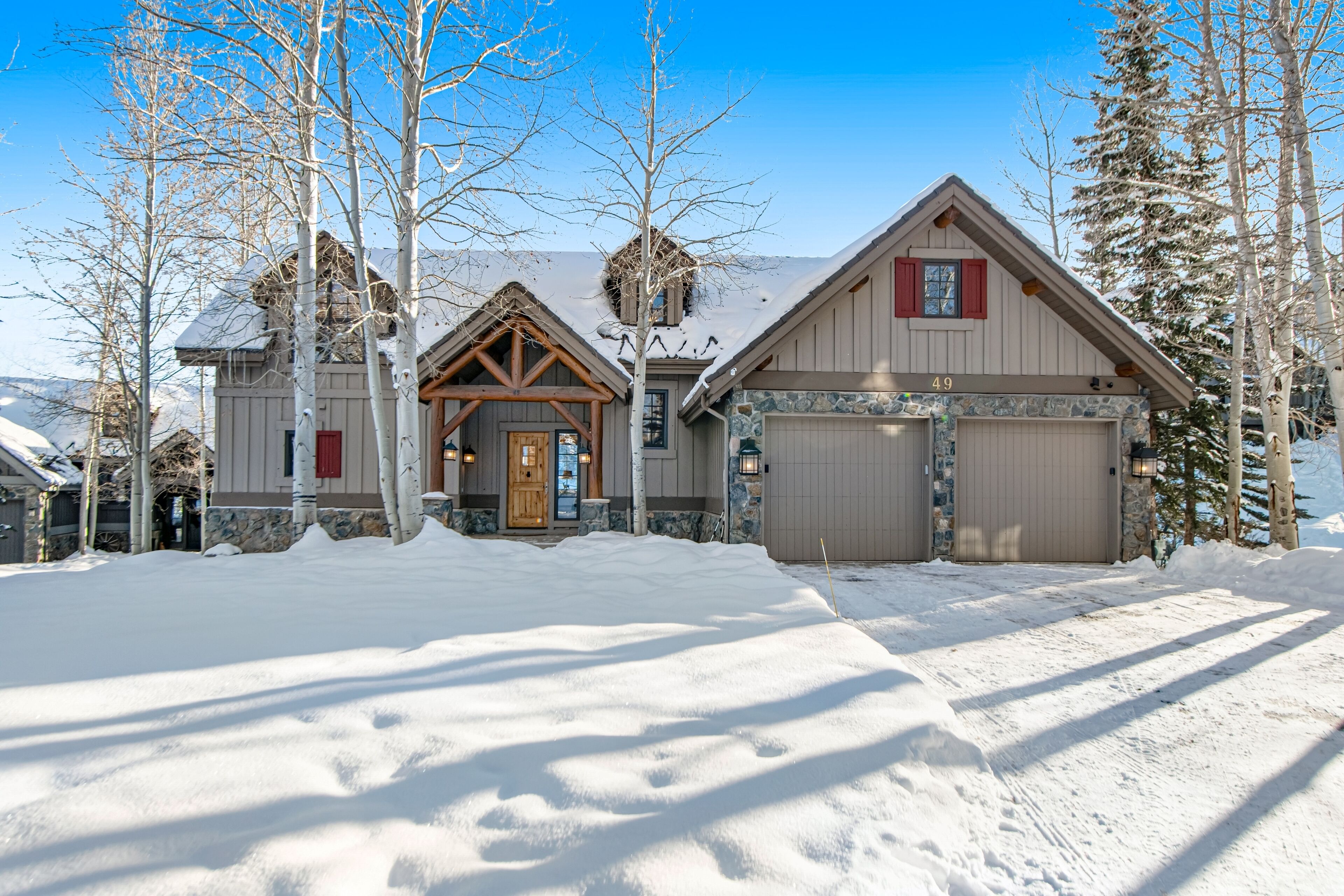 Gorgeous mountain view home with in-home theater & hot tub - dog-friendly