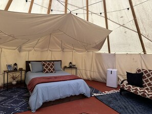 1 bedroom, WiFi, bed sheets - A teepee on 1200-acre ranch where secluded woods envelope the grounds.  (Steelville)