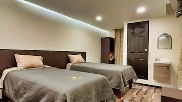 Standard Room, 1 Double Bed | Egyptian cotton sheets, premium bedding, down comforters