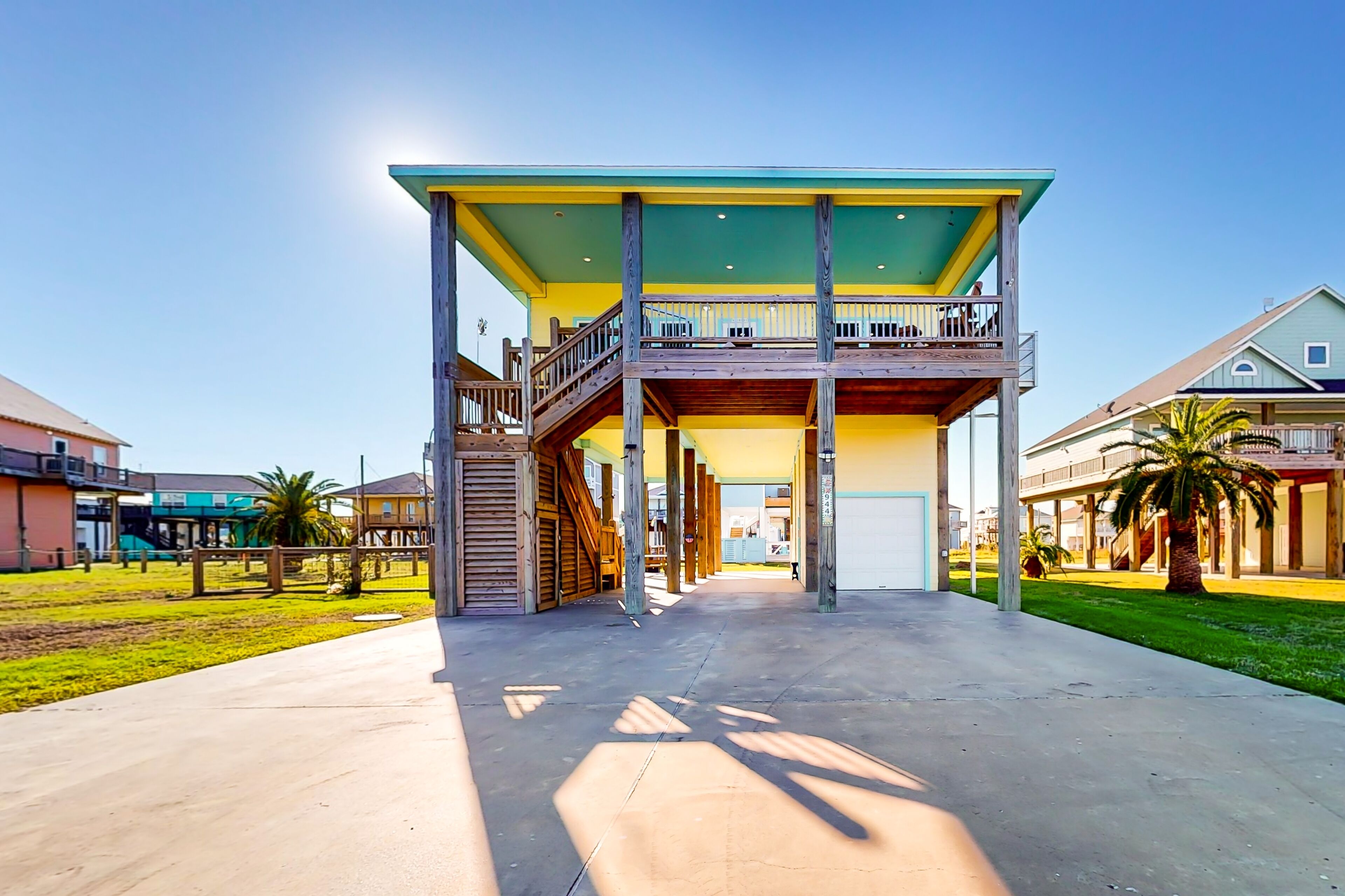 Charming home near the beach with deck, patio, outdoor shower, streaming, AC