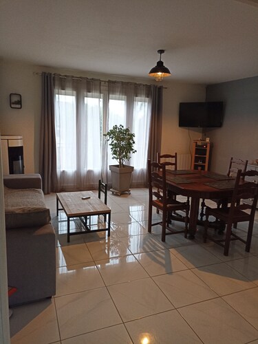 Maison Avec 400m2 de Terrain Clos Animaux Acceptés