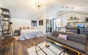 1 chambre, bureau, fer et planche à repasser, Wi-Fi