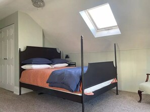 1 Schlafzimmer, Schreibtisch, Bügeleisen/Bügelbrett, kostenloses WLAN
