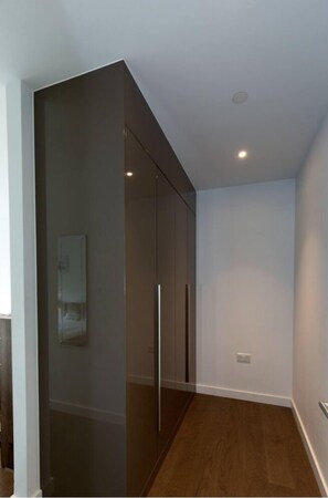 Smart TV 32-inch có truyền hình kỹ thuật số