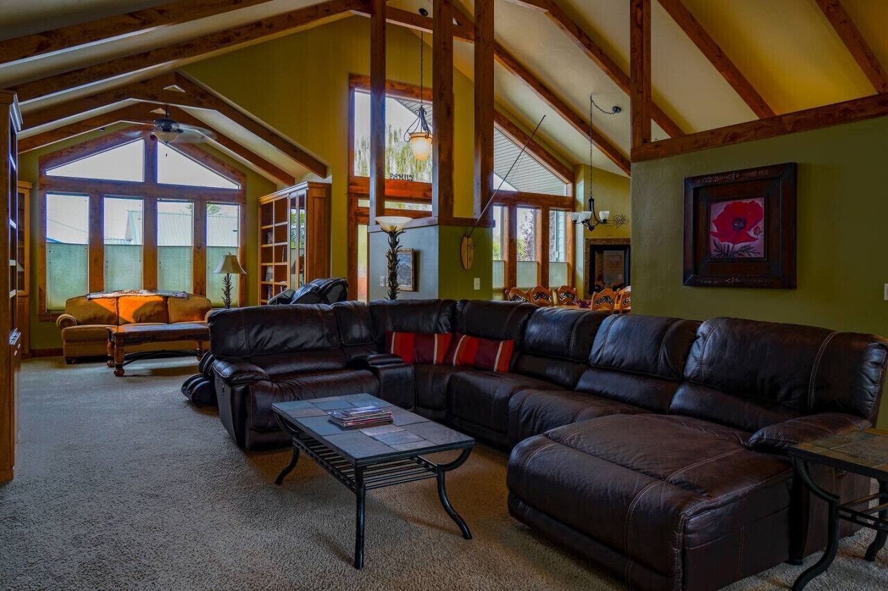 Smart TV, fireplace, video games, DVD player