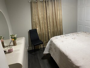 4 Schlafzimmer, Bügeleisen/Bügelbrett, WLAN, Bettwäsche