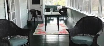 Peaceful Waterfall House -- 
2 bedroom hidden treasure 