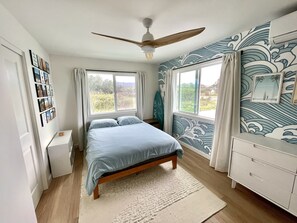 5 bedrooms, desk, travel cot, WiFi