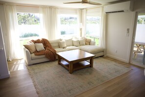 Smart TV, stereo, computer monitors, printers - North Shore Family Home - Walk to the beach (Kahuku)