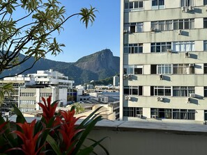 Property grounds - Bright and charming penthouse apartment, 2 blocks from Ipanema Beach. (Ipanema Rio de Janeiro)