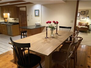 Dining - Veedon Fleece on the Lake (Manchester)