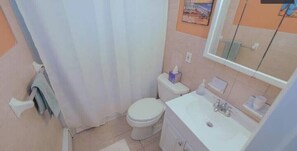 Bathroom - Nice House in Cute Beach Town
(Margate City)