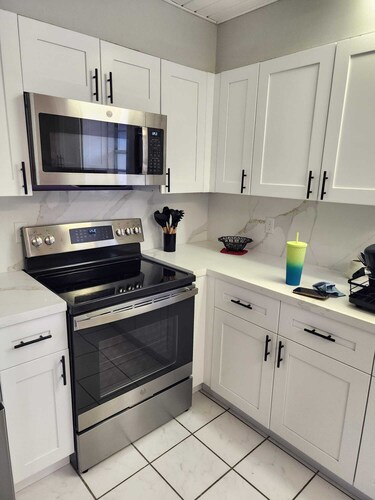 Lakehouse on lake Istokpoga. Separate inlaws quarters, 10 minutes from Raceway