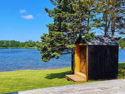 Waterfront with access, 3BR, Dock, Sauna & Hot Tub