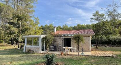 Mas en pleine nature avec piscine. Animaux acceptés !