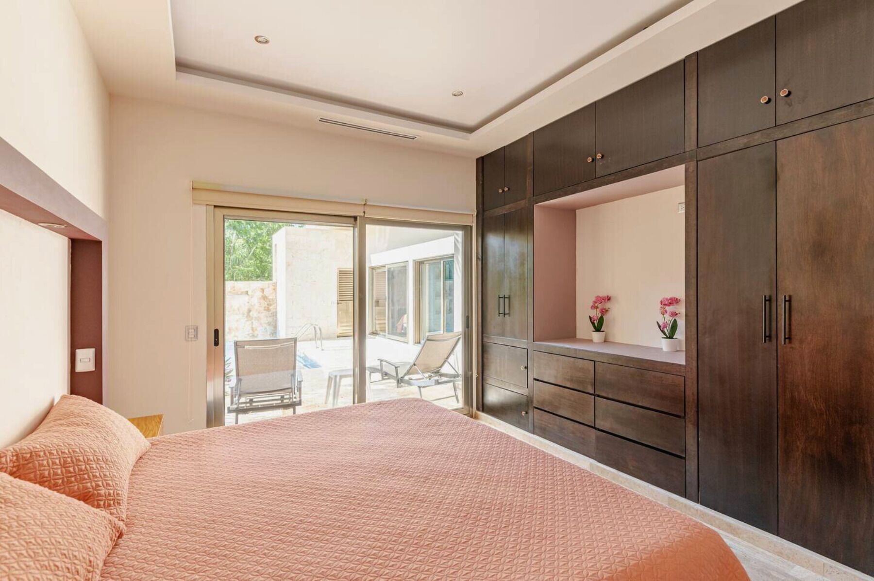 2 chambres, fer et planche à repasser, Wi-Fi, draps fournis