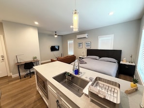 1 bedroom, desk, iron/ironing board, free WiFi