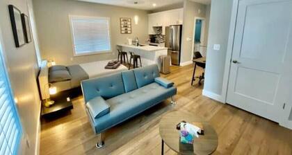 Modern Studio Apartment in Heart of CWE