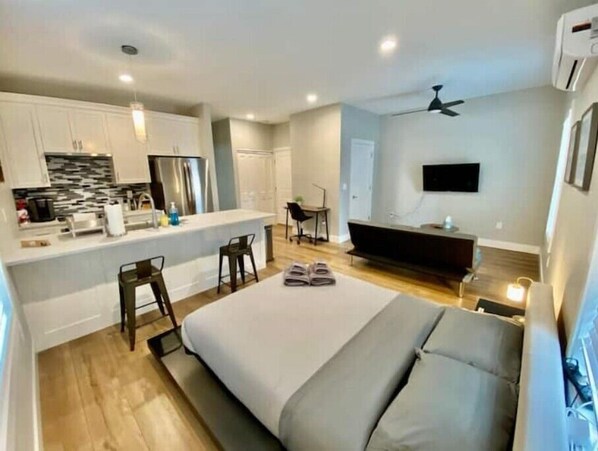 1 bedroom, desk, iron/ironing board, free WiFi