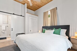 3 camere, una scrivania, ferro/asse da stiro, Wi-Fi gratuito