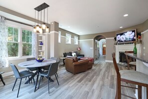 Interior - Exec Townhome W/ EV Car Charger (Durham)