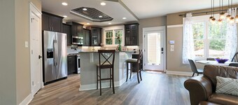 Exec Townhome W/ EV Car Charger