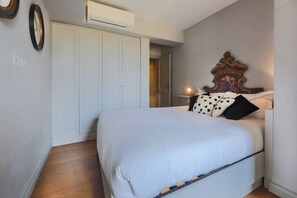 2 habitaciones, tabla de planchar con plancha, wifi y ropa de cama 