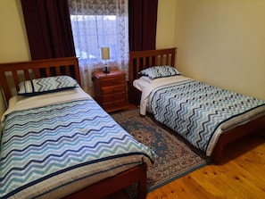 3 bedrooms, iron/ironing board, free WiFi, bed sheets