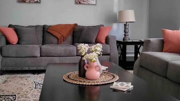 Televisión y chimenea