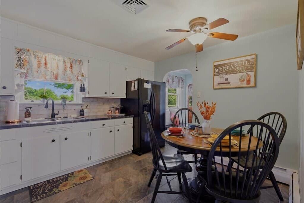 From family dinners to quick snacks, this kitchen has you fully covered 🍽️