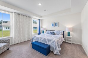 4 soverom, safe på rommet, strykejern/-brett og reiseseng for barn