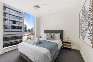 2 habitaciones, tabla de planchar con plancha, wifi y ropa de cama 