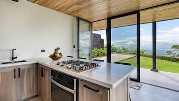 Réfrigérateur, four, plaque de cuisson, lave-vaisselle