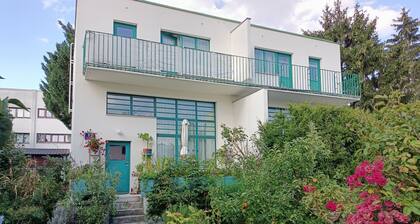 Mid century charm and calm in elegant villa close to the city center