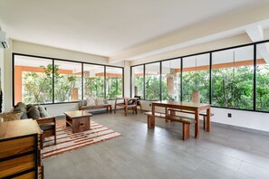 Interior - Family-friendly, 3 bdr house Pool BBQ & 200mbps (Tulum)