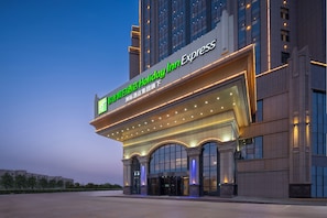 Exterior - Holiday Inn Express Turpan by IHG (Turpan)