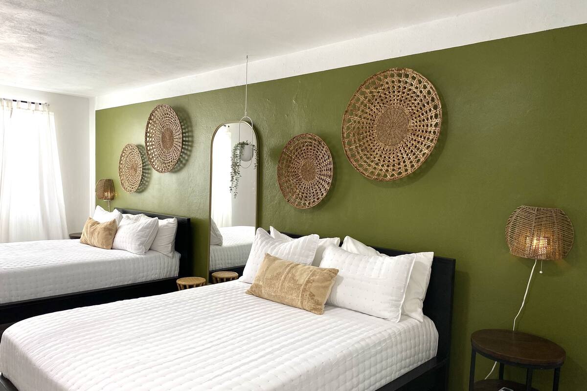 Design Studio Suite, Corner | Premium bedding, memory foam beds, laptop workspace, WiFi (free)