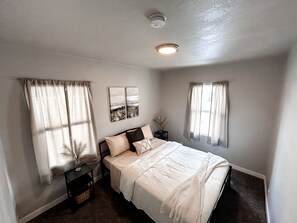 4 chambres, fer et planche à repasser, Wi-Fi, draps fournis