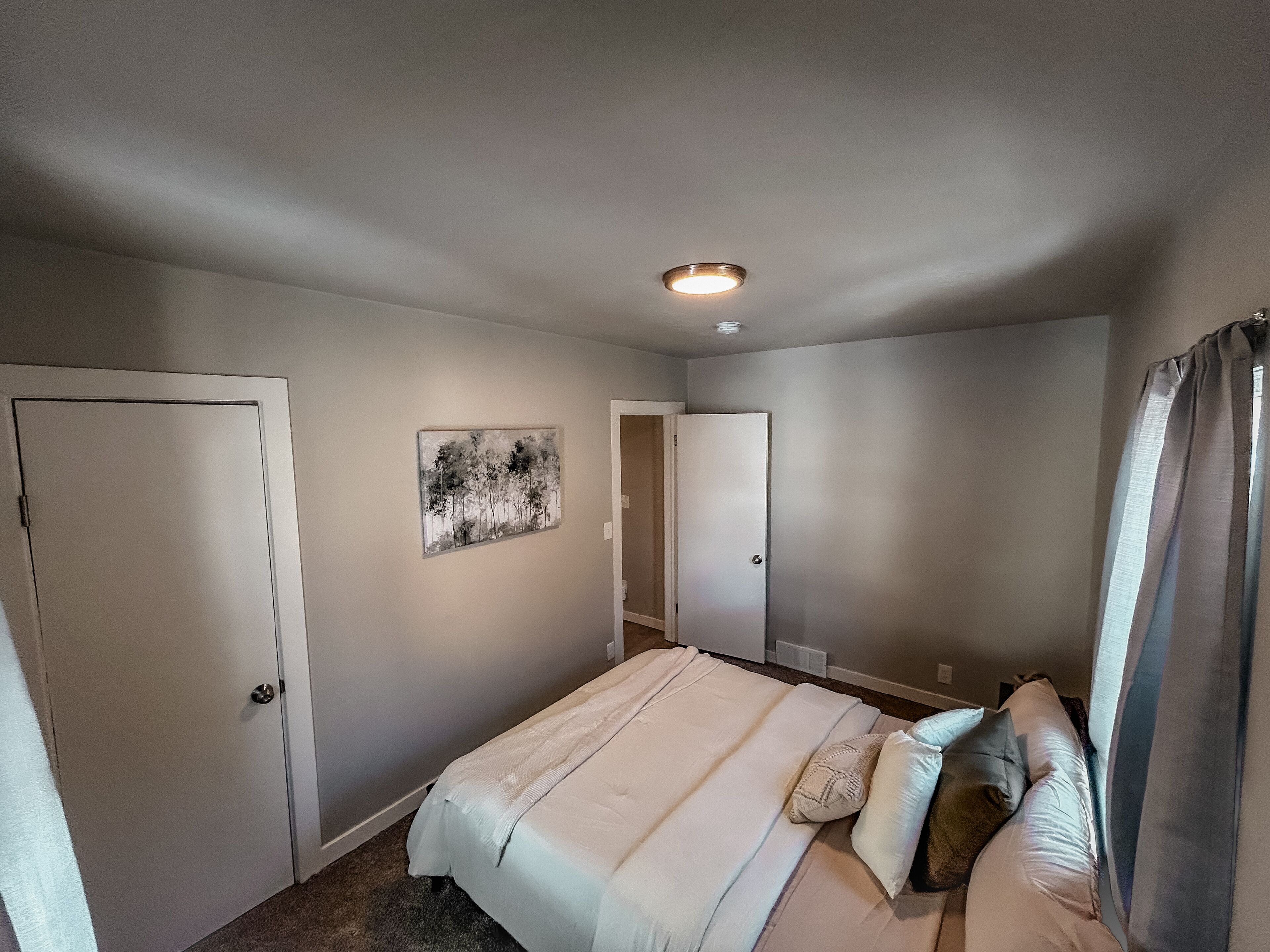 4 slaapkamers, een strijkplank/strijkijzer, wifi, beddengoed