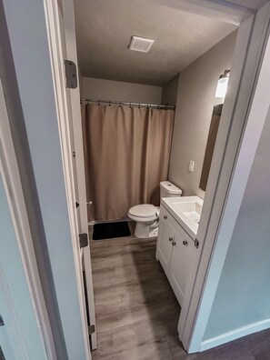 Bruser, hårtørrer, håndklæder, Sæbe